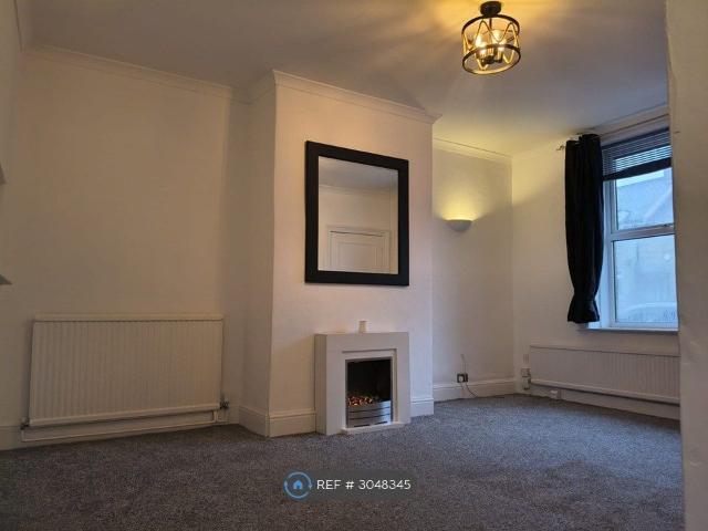 Quarmby Road, Huddersfield HD3, 2 bed end terrace house to rent, £750 pcm | PrimeLocation