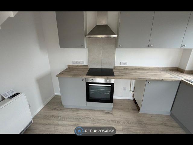 Quarry Close, Devizes SN10, 1 bed semi detached house to rent, £950 pcm | PrimeLocation