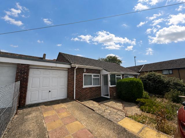 Quarry Drive, Sherborne DT9, 2 bed bungalow to rent, £1,300 pcm | PrimeLocation
