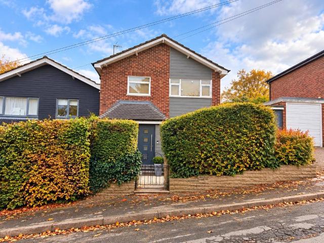Quarry Hill, Quarry Hill, Godalming. 3 bed semi detached house to rent £2,550 pcm £588 pw