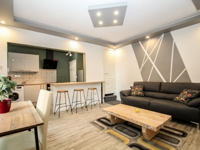 Quarry Mount Place, Woodhouse, Leeds, West Yorkshire LS6, 3 bed terraced house to rent, £2,080 pcm | PrimeLocation