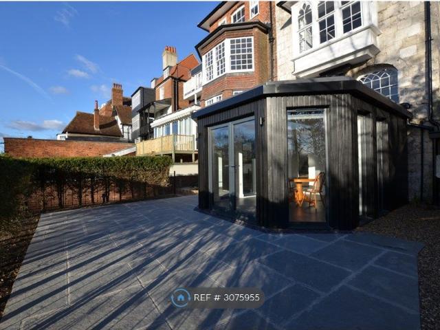 Quarry Street, Guildford GU1, 2 bed flat to rent, £2,800 pcm | PrimeLocation