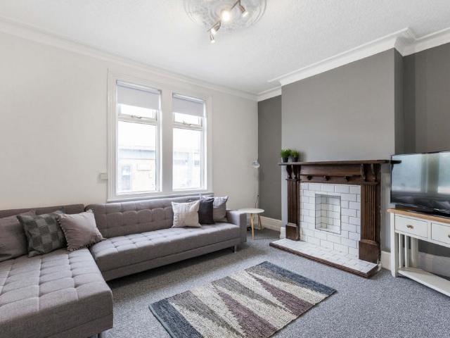 Quarry Street, Leeds LS6 4 bed house to rent £2,513 pcm £580 pw