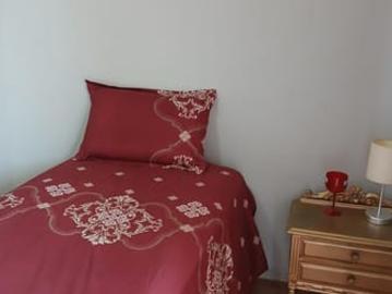 QUARTO COM SACADA
