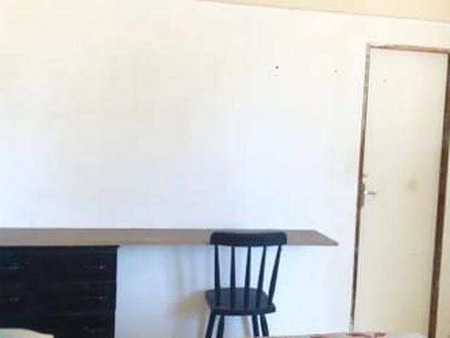 Quarto com Varanda e Cozinha Individual