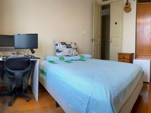 Quarto com varanda em casa colonial em Laranjeiras