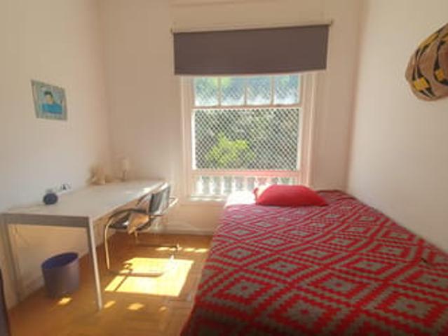 Quarto com vista pro verde