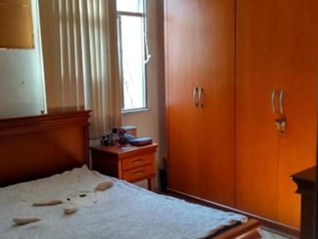 Quarto confortável em residência familiar, só para mulheres