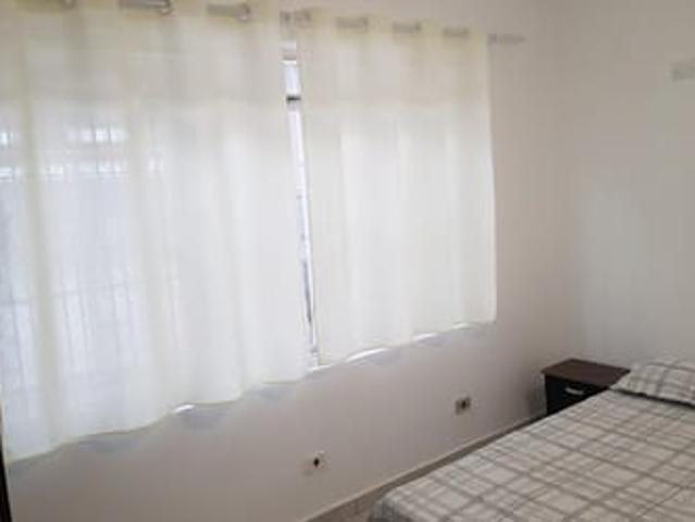 Quarto amplo em casa ao lado do Shopping Morumbi