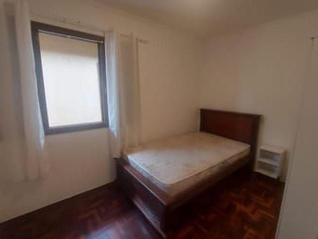 Quarto amplo em casa ao lado do Shopping Morumbi