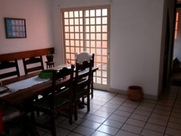 Quarto amplo mobiliado e quarto semi mobiliadoado