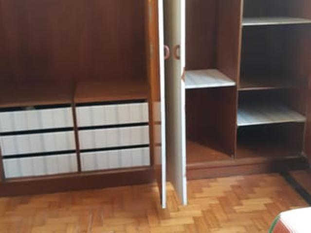 Quarto de solteiro disponível para moças