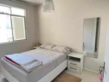 Quarto de Solteiro em Apto Familiar