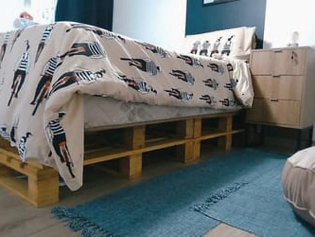 Quarto decorado em apartamento ao lado do metrô linha azul