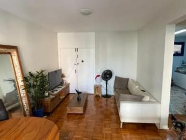Quarto disponível no Meireles