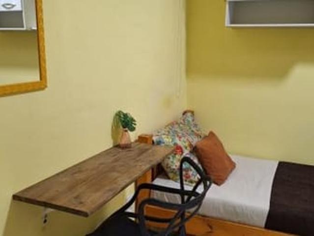 QUARTO DUPLO COMPARTILHADO P/ESTUDANTE EM SANTOS