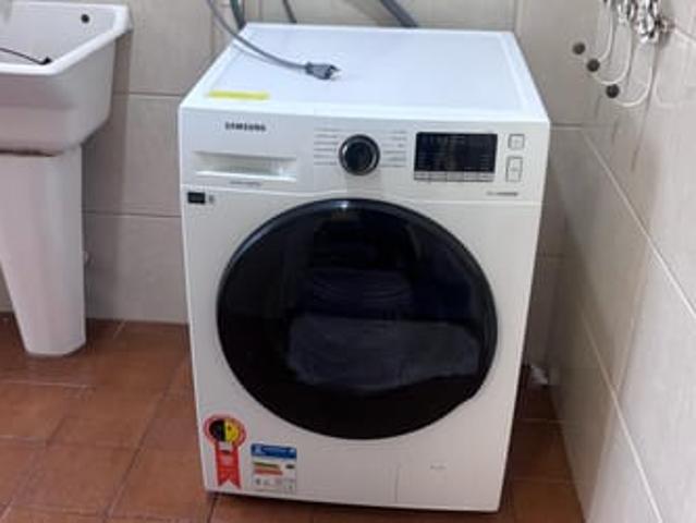 QUARTO EM COBERTURA Carvoeira