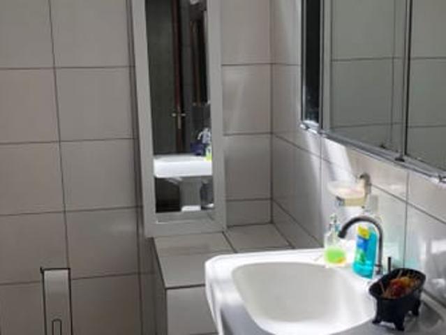 Quarto em casa ampla