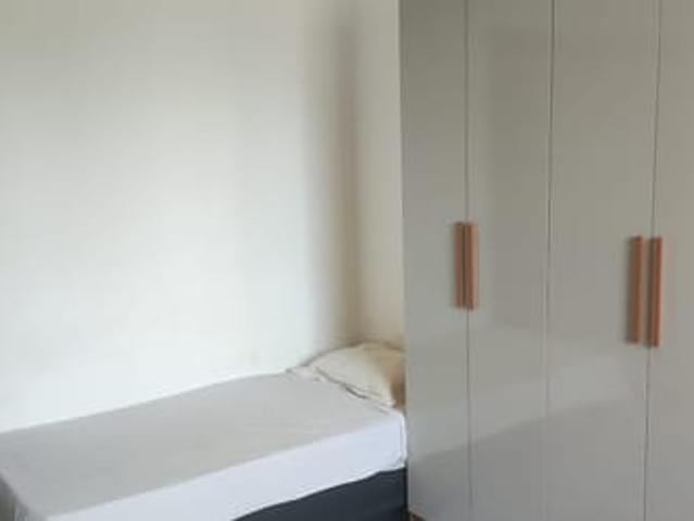Quarto em casa de Vila