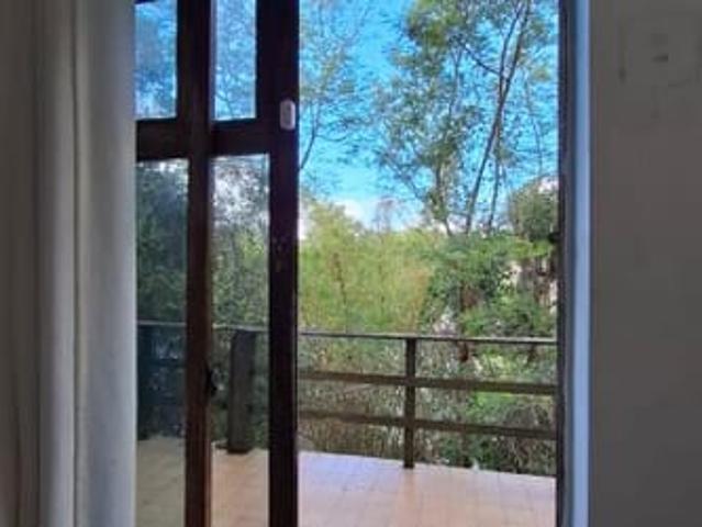 Quarto em casa de mulheres compartilhada