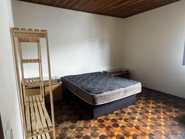 Quarto em casa no Bom Retiro Centro Cívico