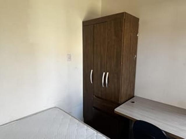 Quarto em casa no Bom Retiro Centro Cívico