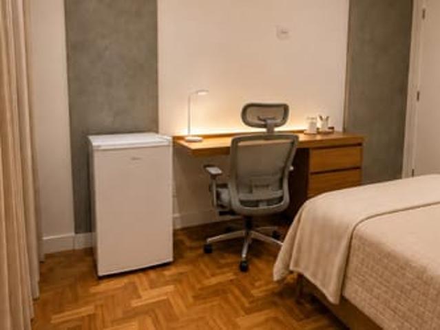 QUARTO EM APTO DE ALTO PADRÃO NO CENTRO SUL