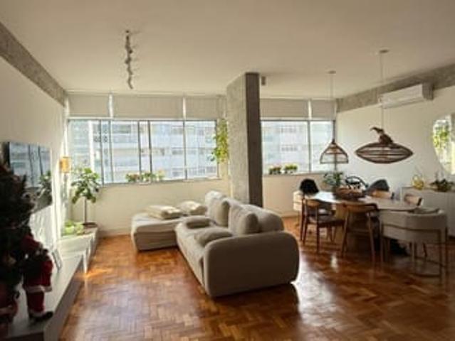 Quarto em apartamento de alto padrão em Icaraí