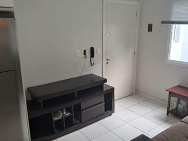 Quarto em apartamento em predio familiar
