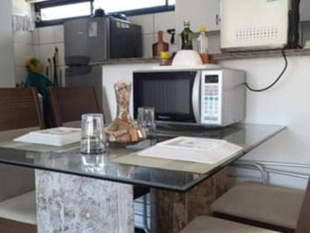 Quarto em apartamento mobiliado na Praia de Iracema