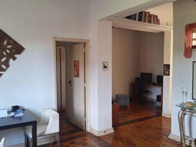 Quarto em local tranquilo cercado de verde