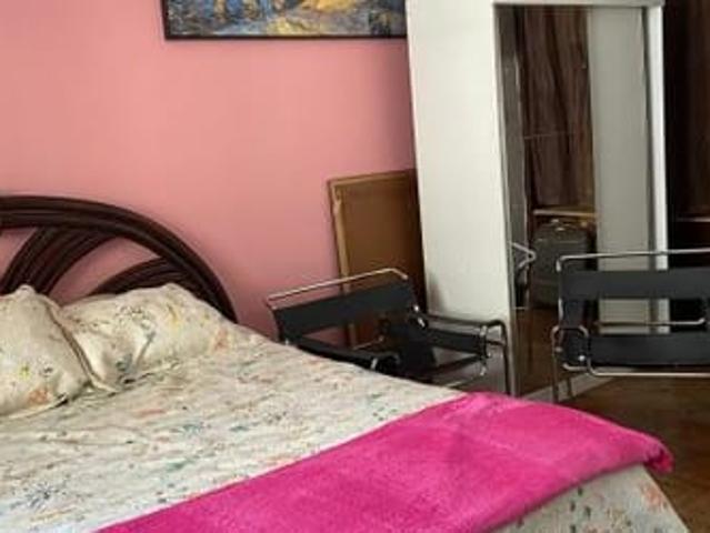Quarto espaçoso na praia só para mulheres!