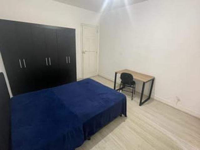 Quarto individual com sacada, Vaga masculina, Savassi