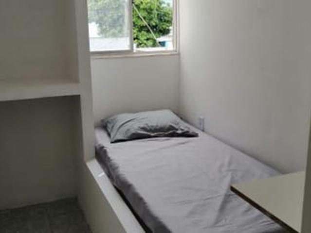 Quarto individual com piscina