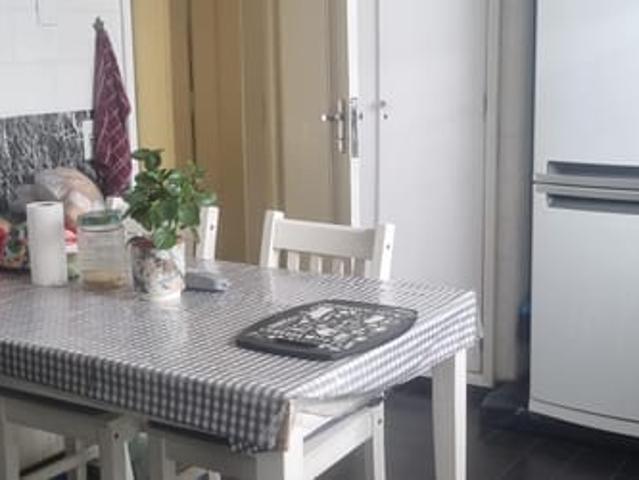 QUARTO INDIVIDUAL EM ÁREA NOBRE