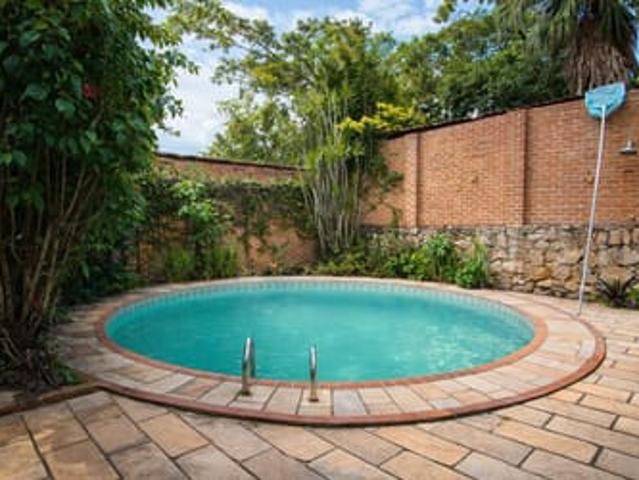 Quarto individual em mansão em Laranjeiras