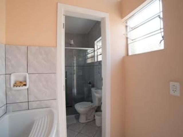 Quarto individual feminino metrô Ana Rosa
