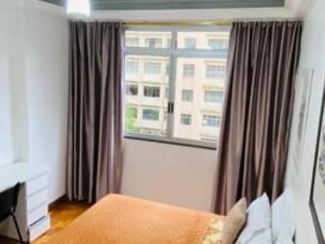 Quarto individual feminino no Centro Sul