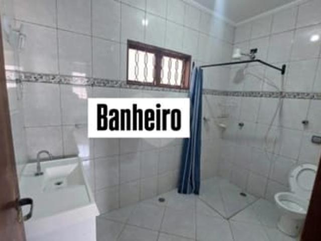 Quarto individual, mobiliado, incluso água, luz, internet