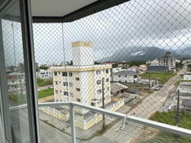 Quarto mobiliado disponível