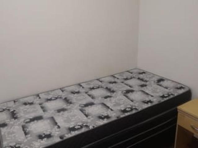 Quarto Mobiliado em Apto no Centro de Curitiba