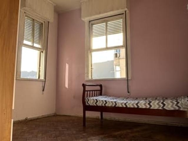 Quarto mobiliado em apto tranquilo no Flamengo | Perto do me