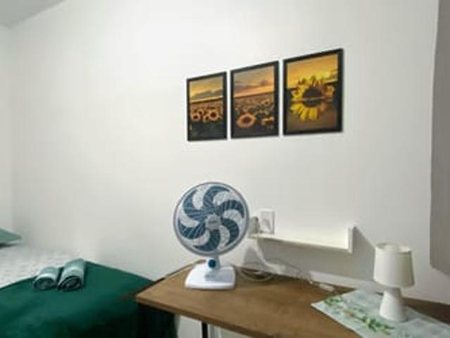 Quarto mobiliado em frente a UFRGS na Cidade Baixa Baixa