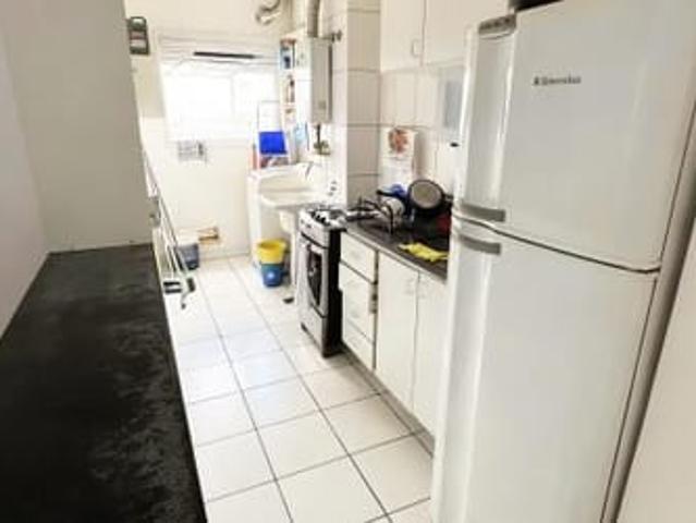 Quarto mobiliado para mulher