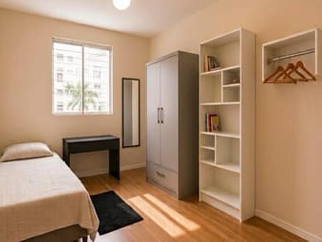 Quarto mobiliado