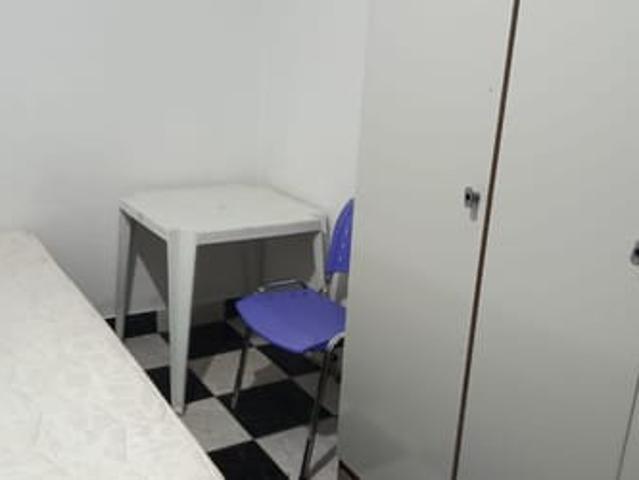 Quarto mobiliado