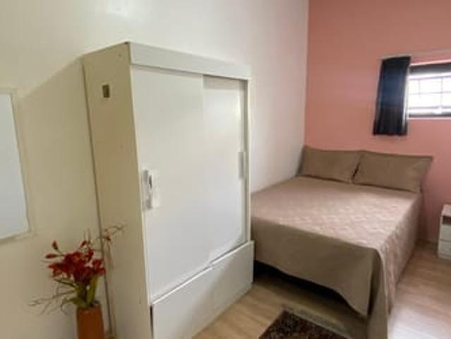 QUARTO NO CENTRO PRÓXIMO DA UFRGS