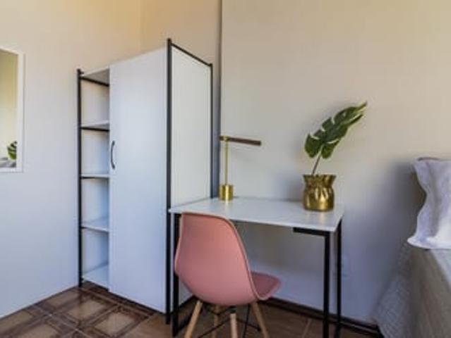QUARTO NO BOM FIM