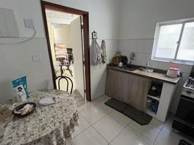 Quarto na rua da UERJ em SG