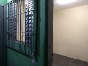 Quarto semi mobiliado na avenida Miguel Estefano